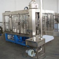 PET瓶裝礦泉水灌裝機(jī)