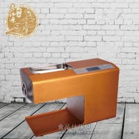 眾贏五金有限公司生產(chǎn)的家里用的榨油機(jī)，年底大促銷(xiāo)！