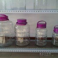 各型號(hào)，樣式的玻璃儲(chǔ)物容器